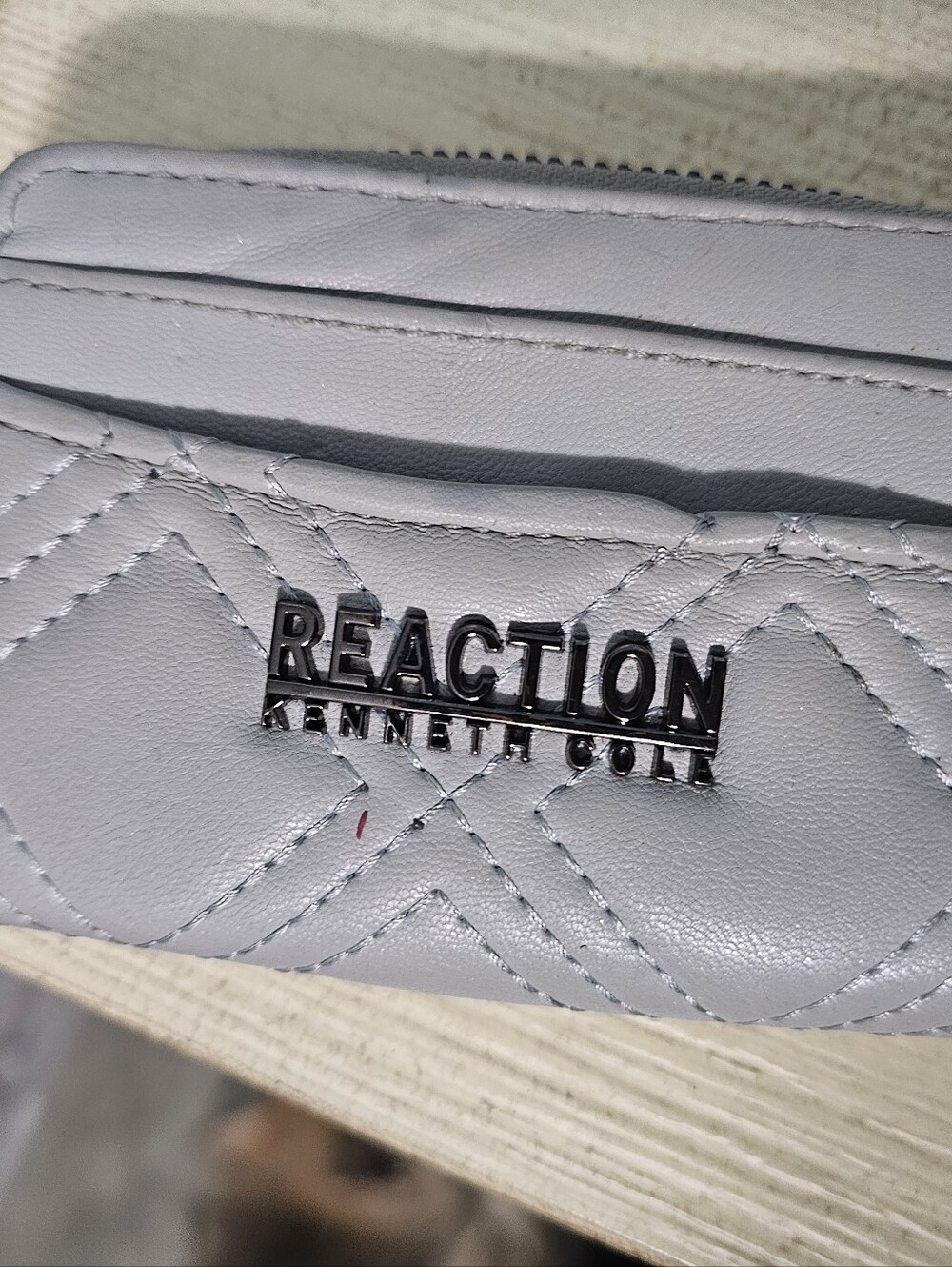 Reaction by Kenneth Cole Quilted Wallet in Light Gray